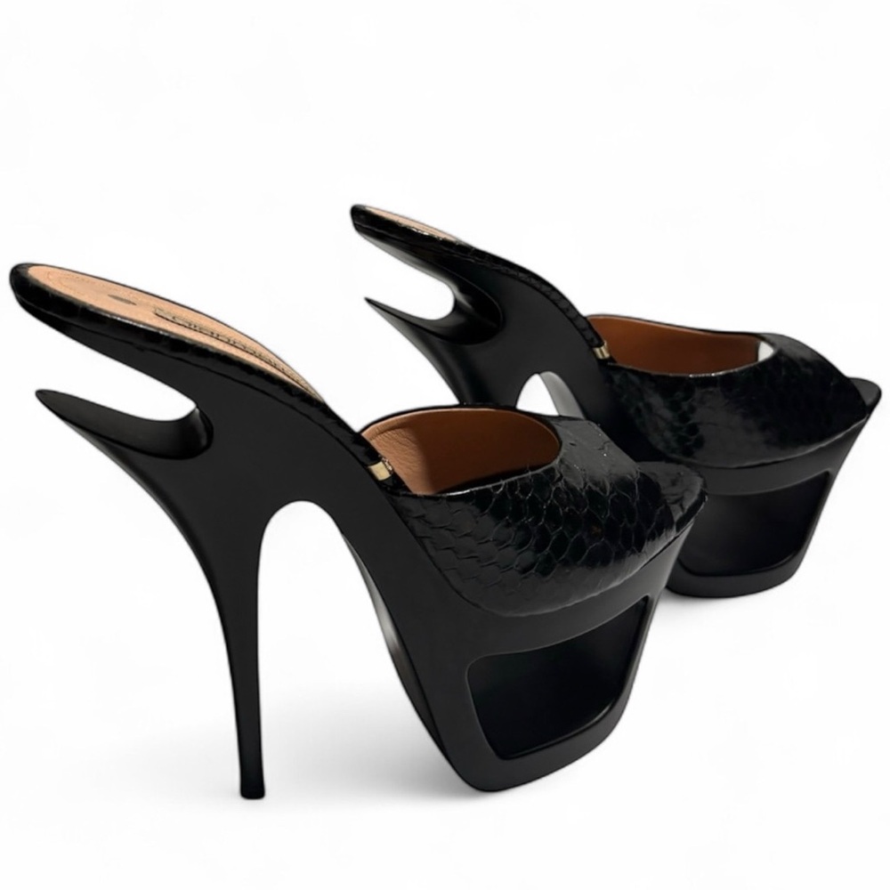 Vintage Gianmarco Lorenzi Black Stiletto Heels